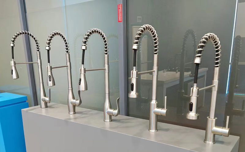 Pull-Down vs. Pull-Out Kitchen Faucets